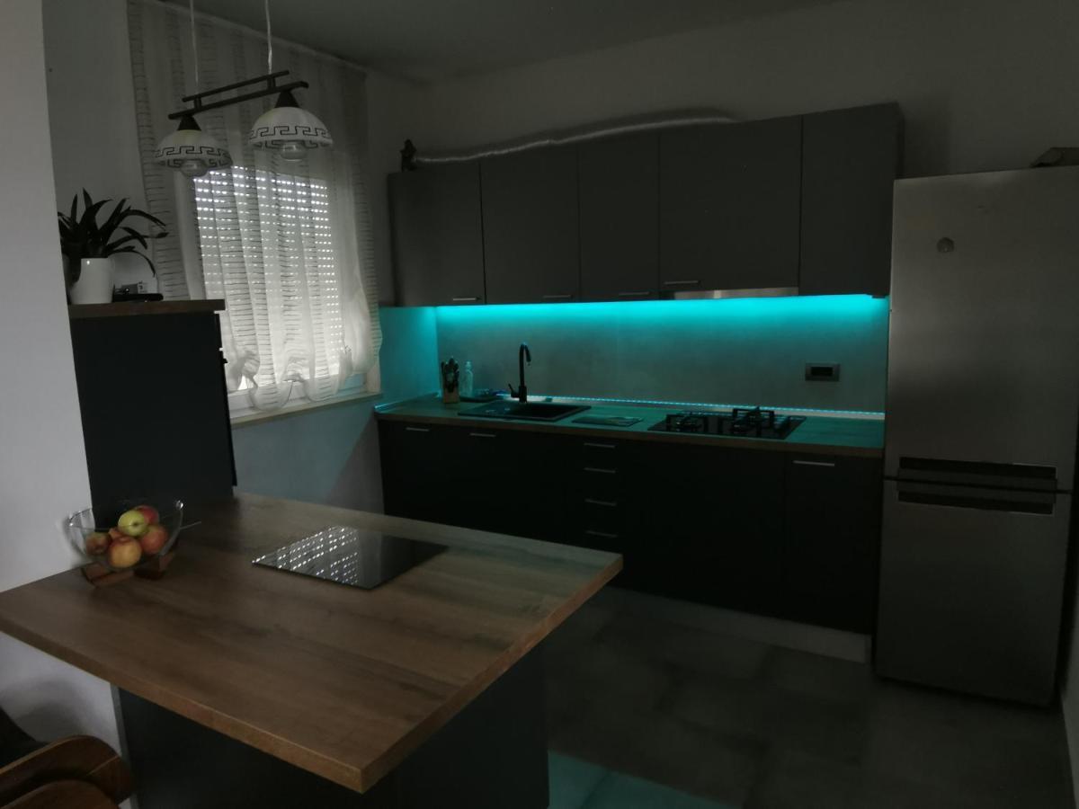 Green House Apartment Pula Exterior photo